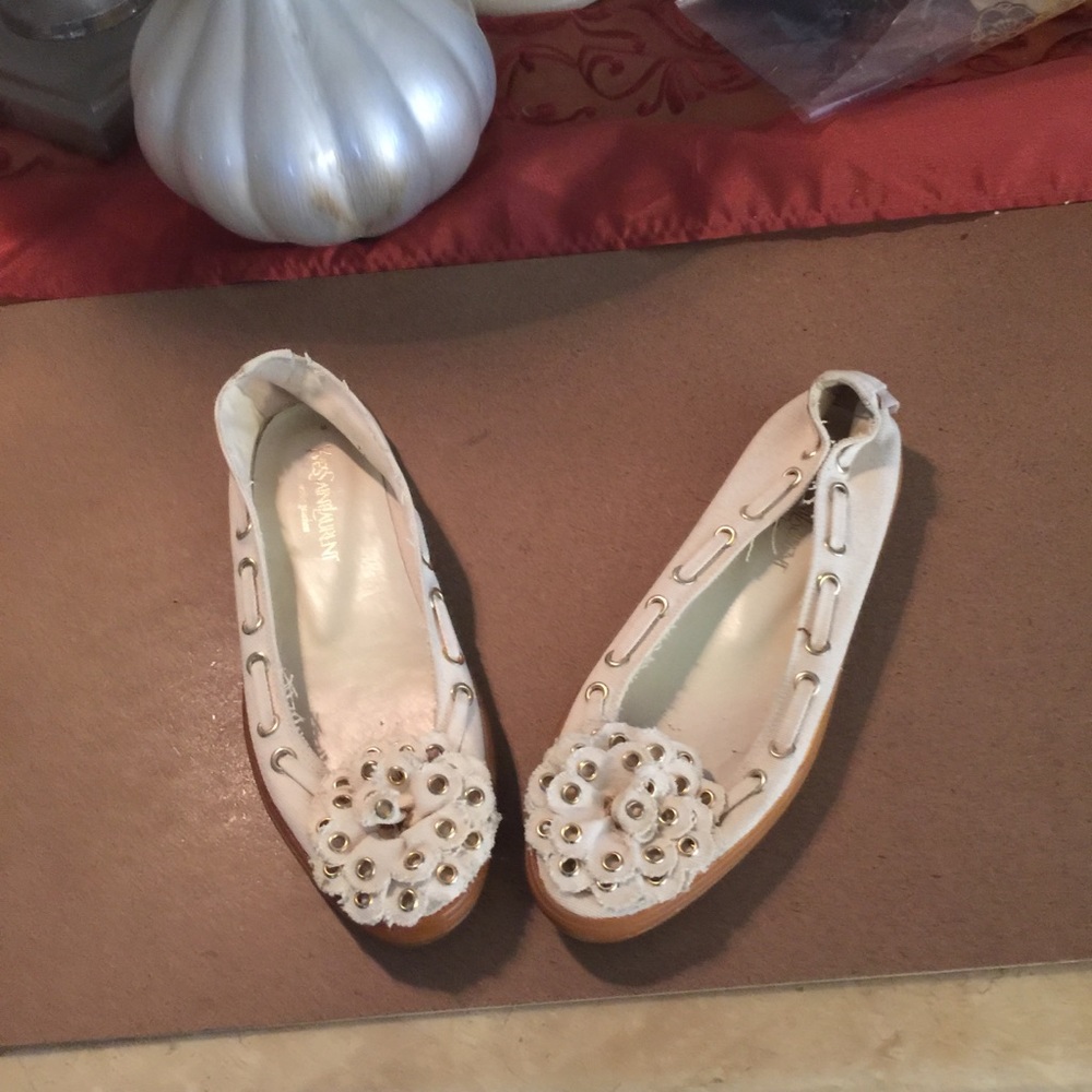 YSL grommet flower flats